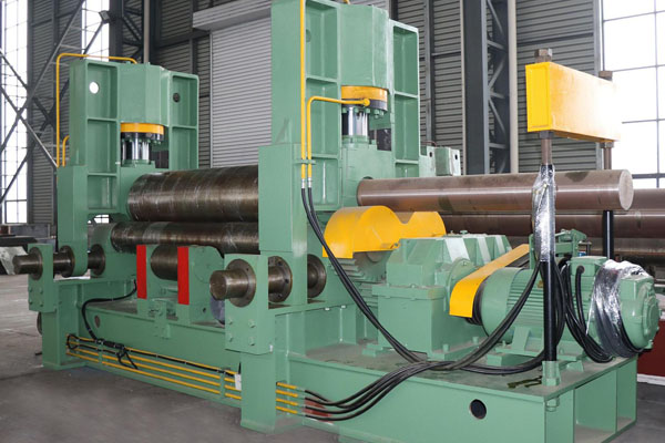 上輥萬(wàn)能式卷板機(jī)，還不了解嗎